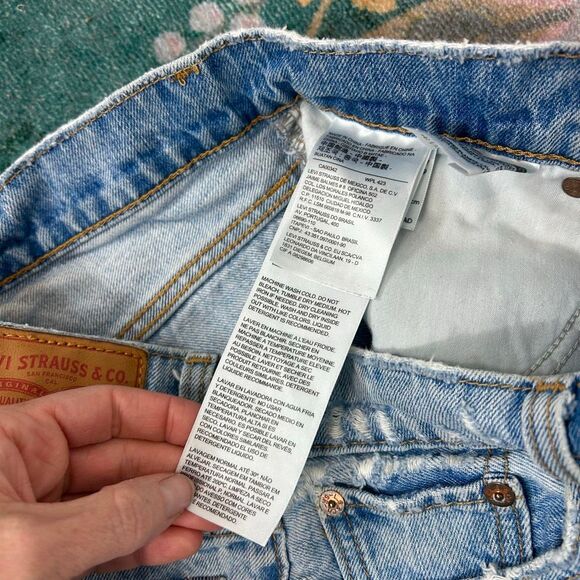 Levi's Jean Shorts Womens Size 27 Blue Denim High Rise Wedgie Distressed Cut Off - Picture 9 of 13